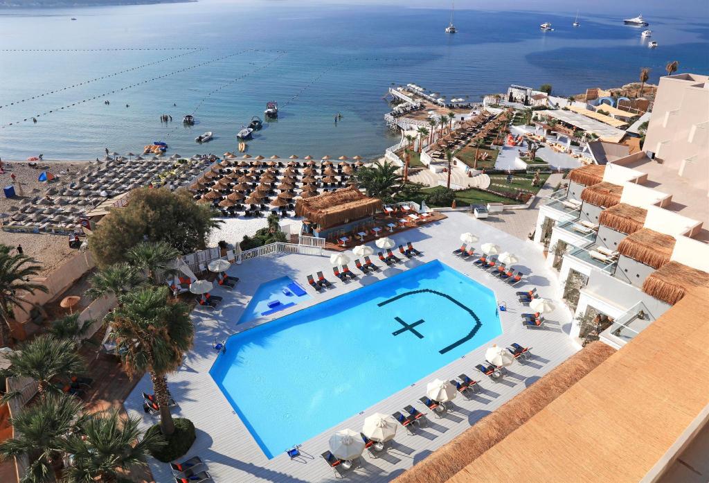 Design Plus Seya Beach Hotel - Tesis